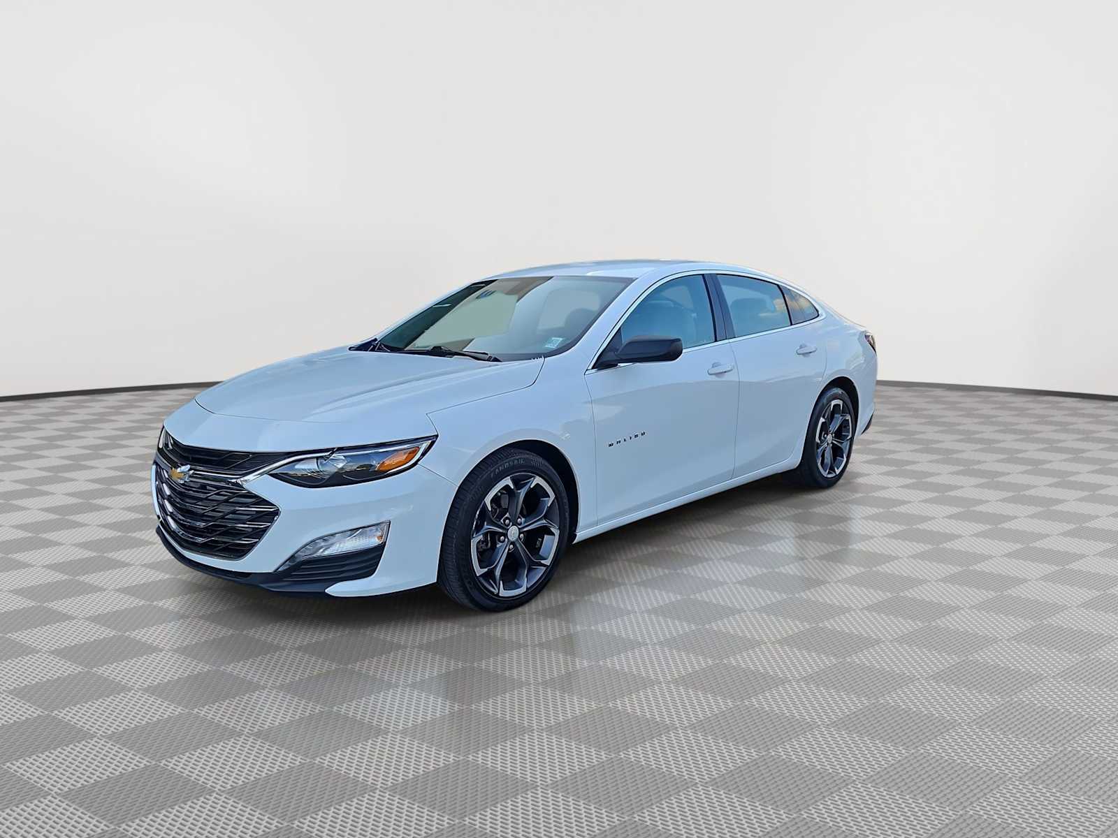 Thumbnail: 2022 Chevrolet Malibu - 4