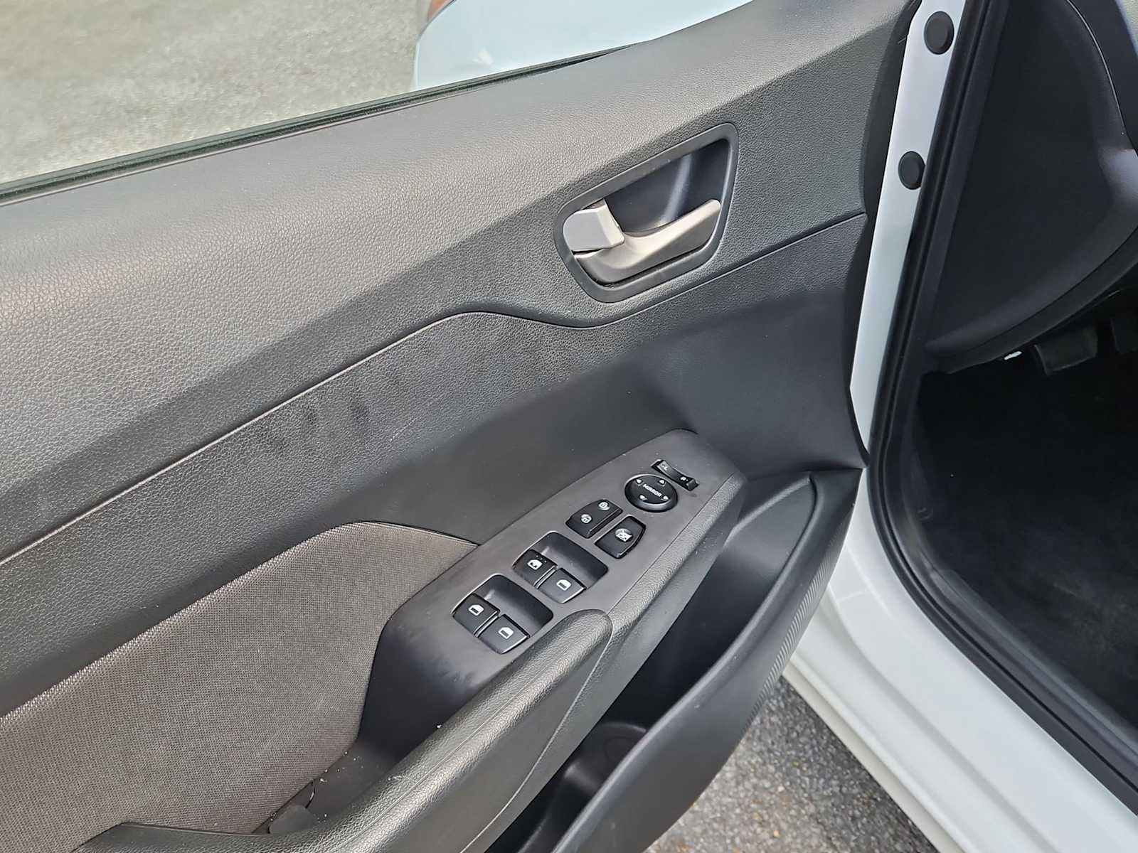 Thumbnail: 2020 Hyundai Accent - 17