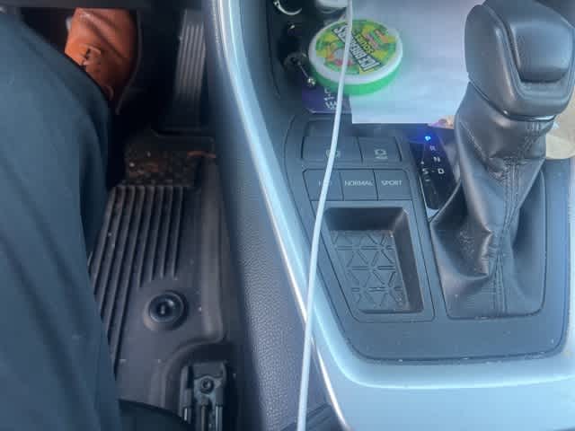 Thumbnail: 2020 Toyota RAV4 - 4