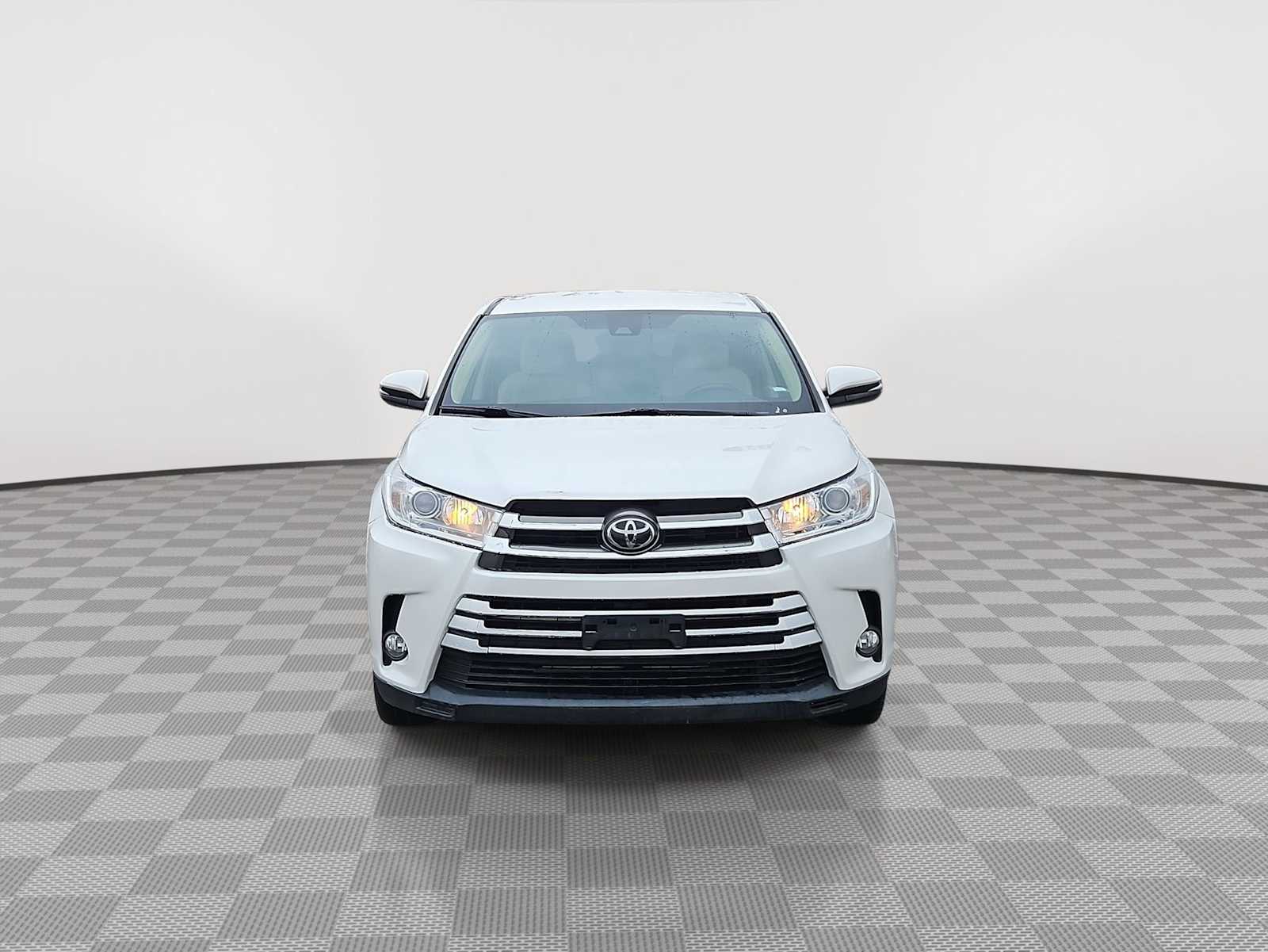 Thumbnail: 2019 Toyota Highlander - 3