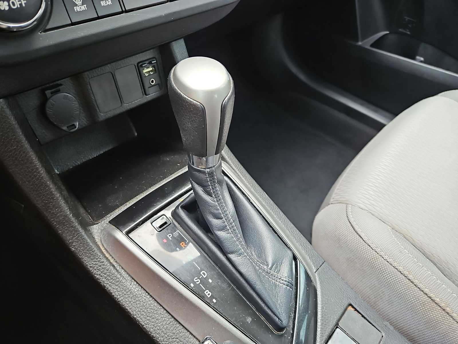 Thumbnail: 2014 Toyota Corolla - 30