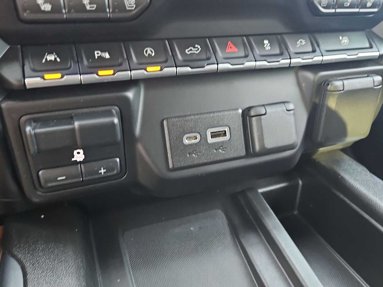 Thumbnail: 2022 Chevrolet Silverado 1500 - 32