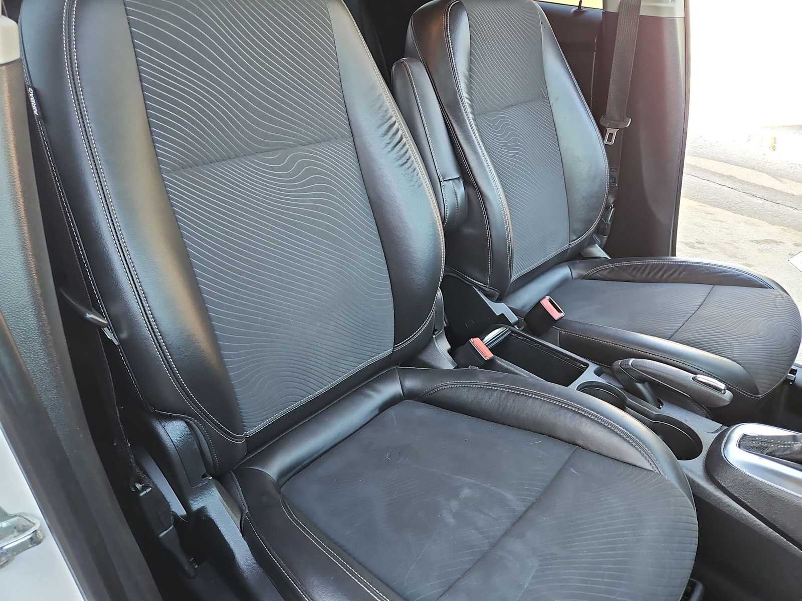 Thumbnail: 2014 Buick Encore - 21