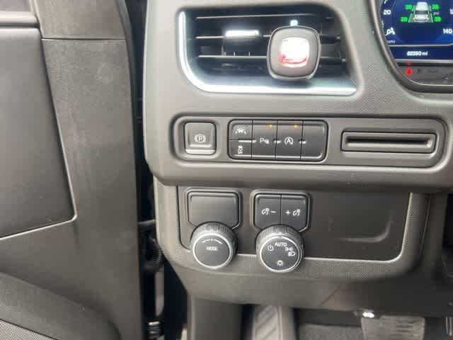 Thumbnail: 2023 Chevrolet Tahoe - 4