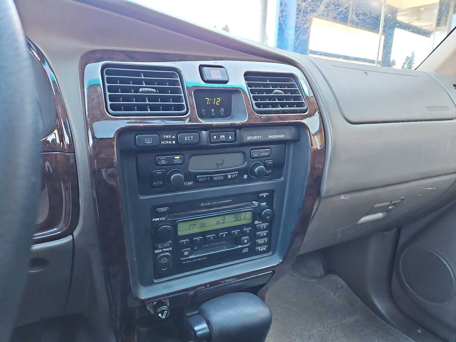 Thumbnail: 2002 Toyota 4Runner - 26