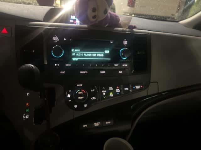 Thumbnail: 2014 Toyota Sienna - 6