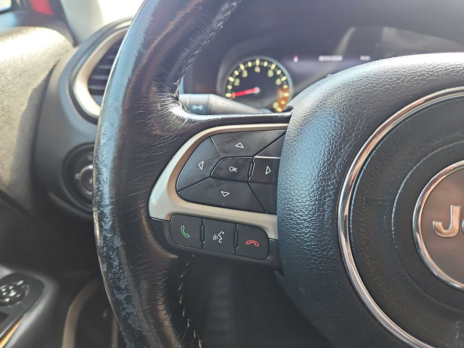 Thumbnail: 2016 Jeep Renegade - 23