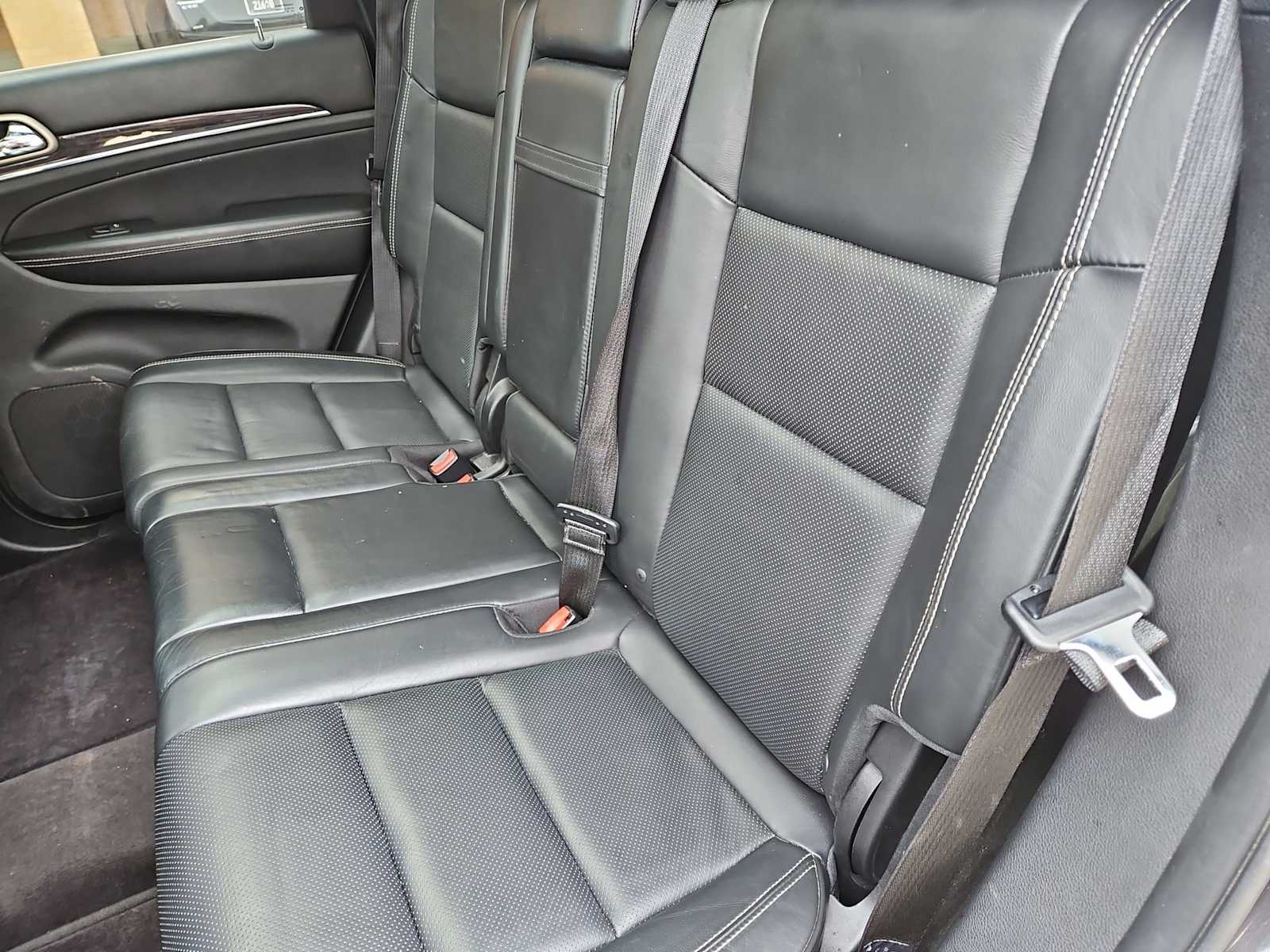 Thumbnail: 2015 Jeep Grand Cherokee - 20