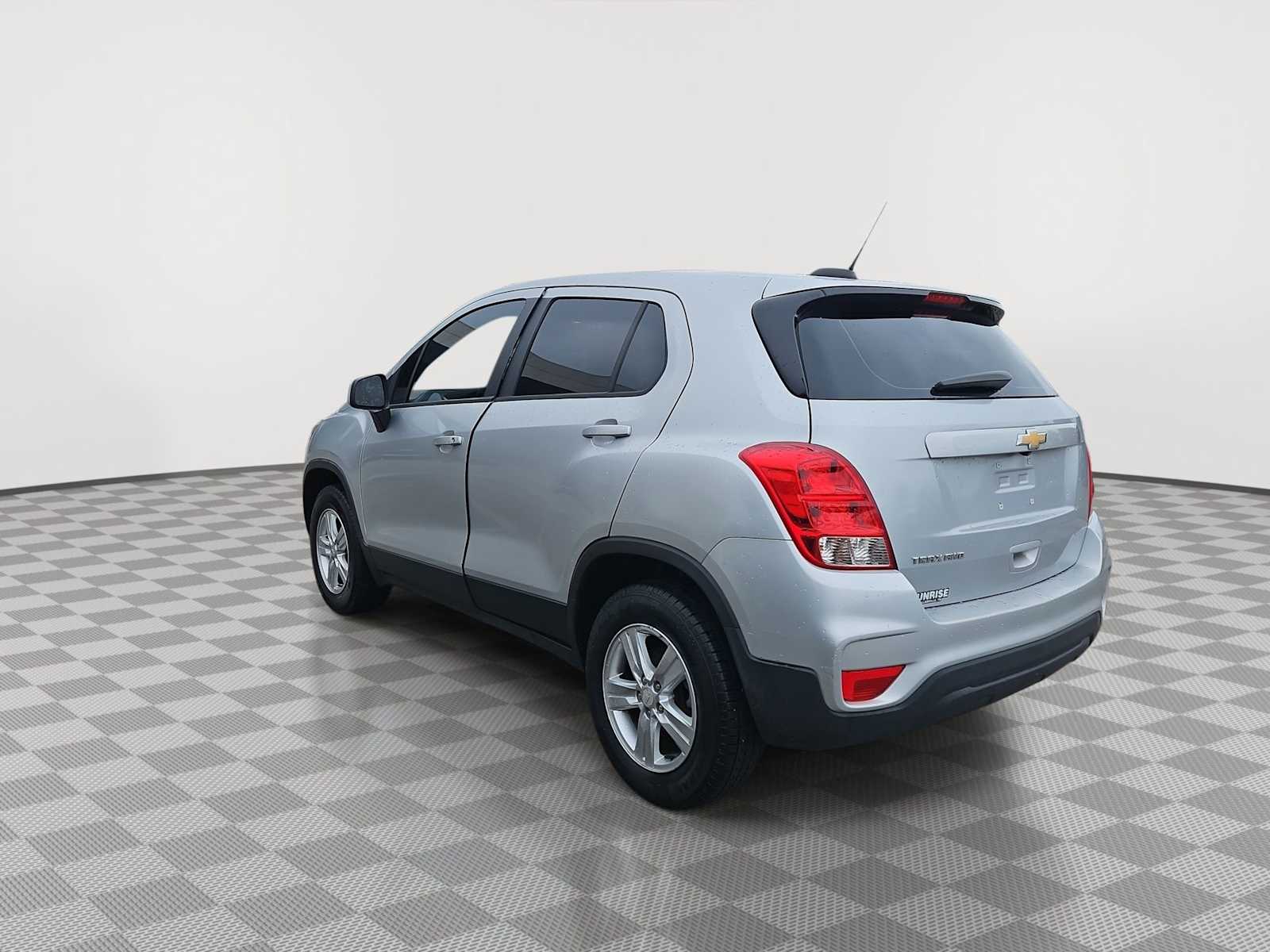 Thumbnail: 2018 Chevrolet Trax - 6