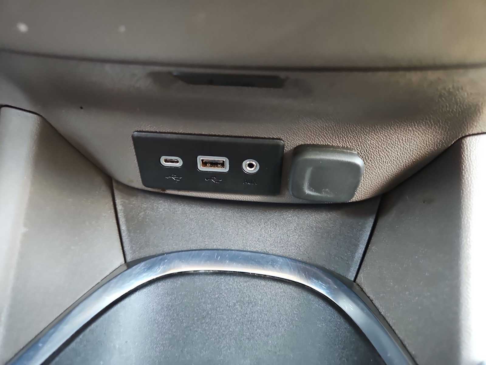 Thumbnail: 2022 Chevrolet Malibu - 31