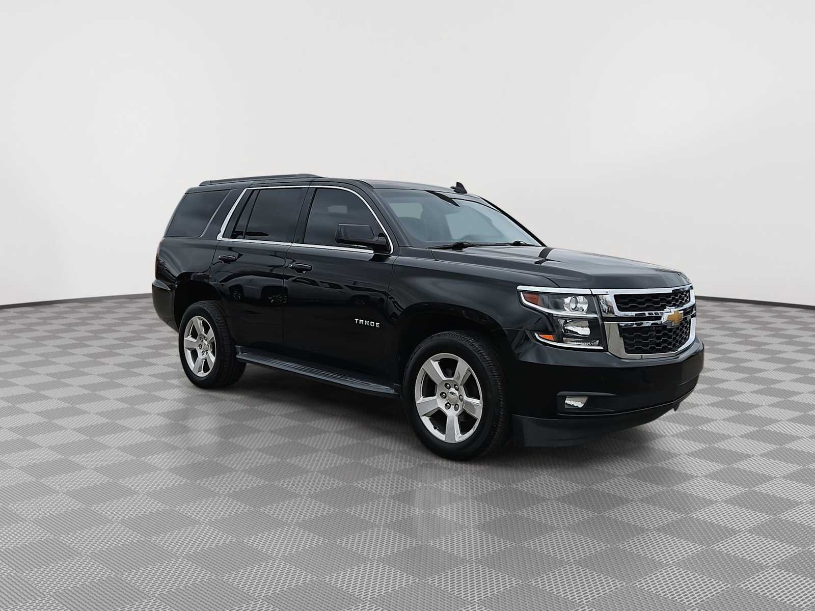 Thumbnail: 2016 Chevrolet Tahoe - 2