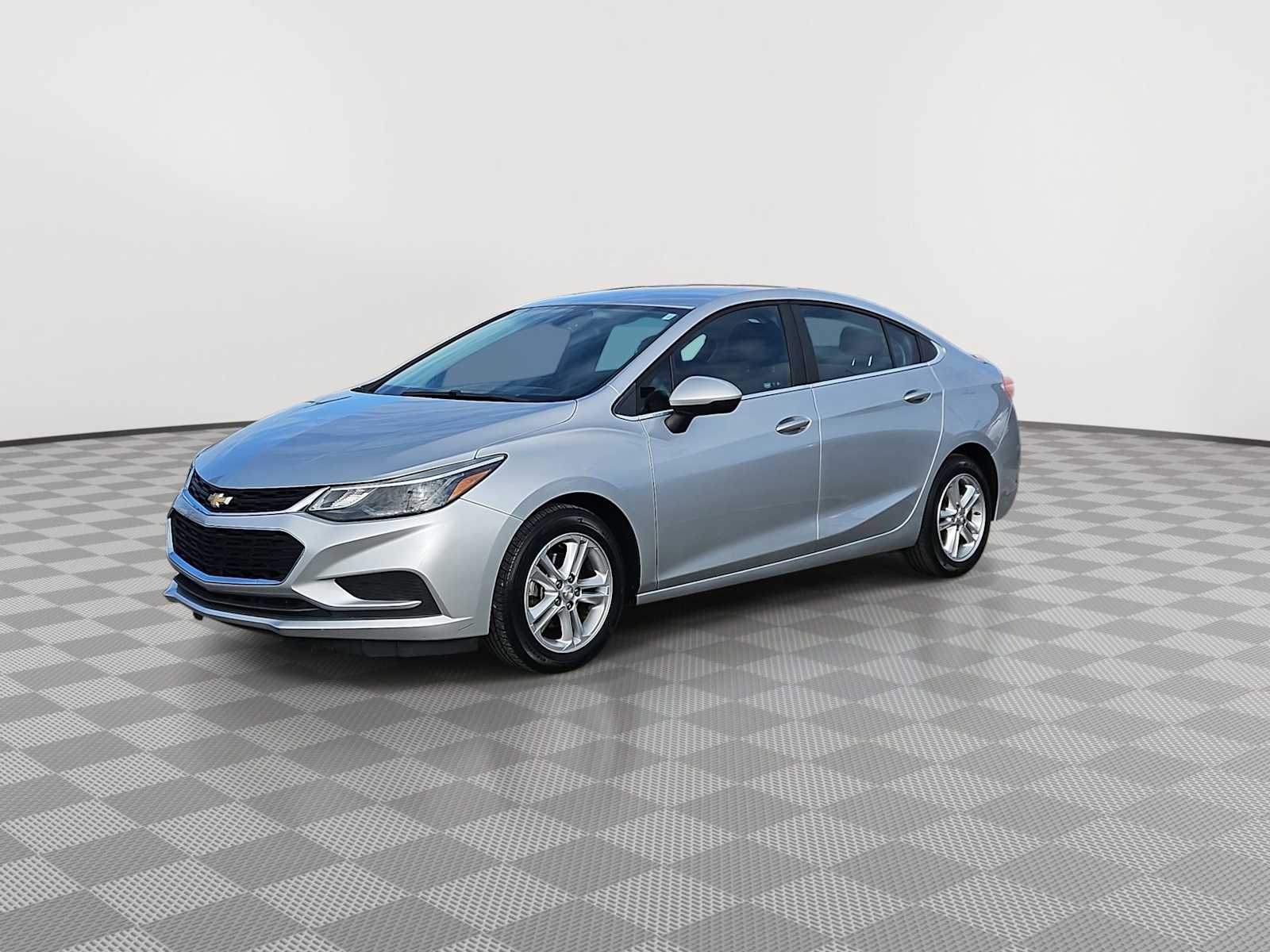Thumbnail: 2017 Chevrolet Cruze - 4