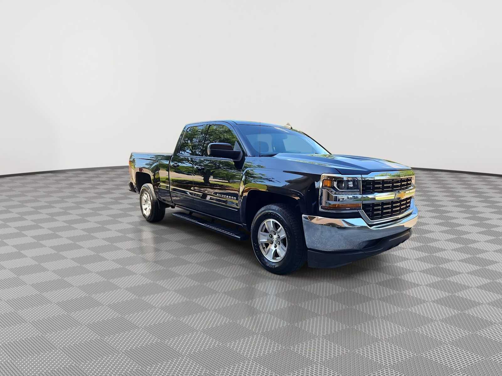 Thumbnail: 2019 Chevrolet Silverado 1500 - 2