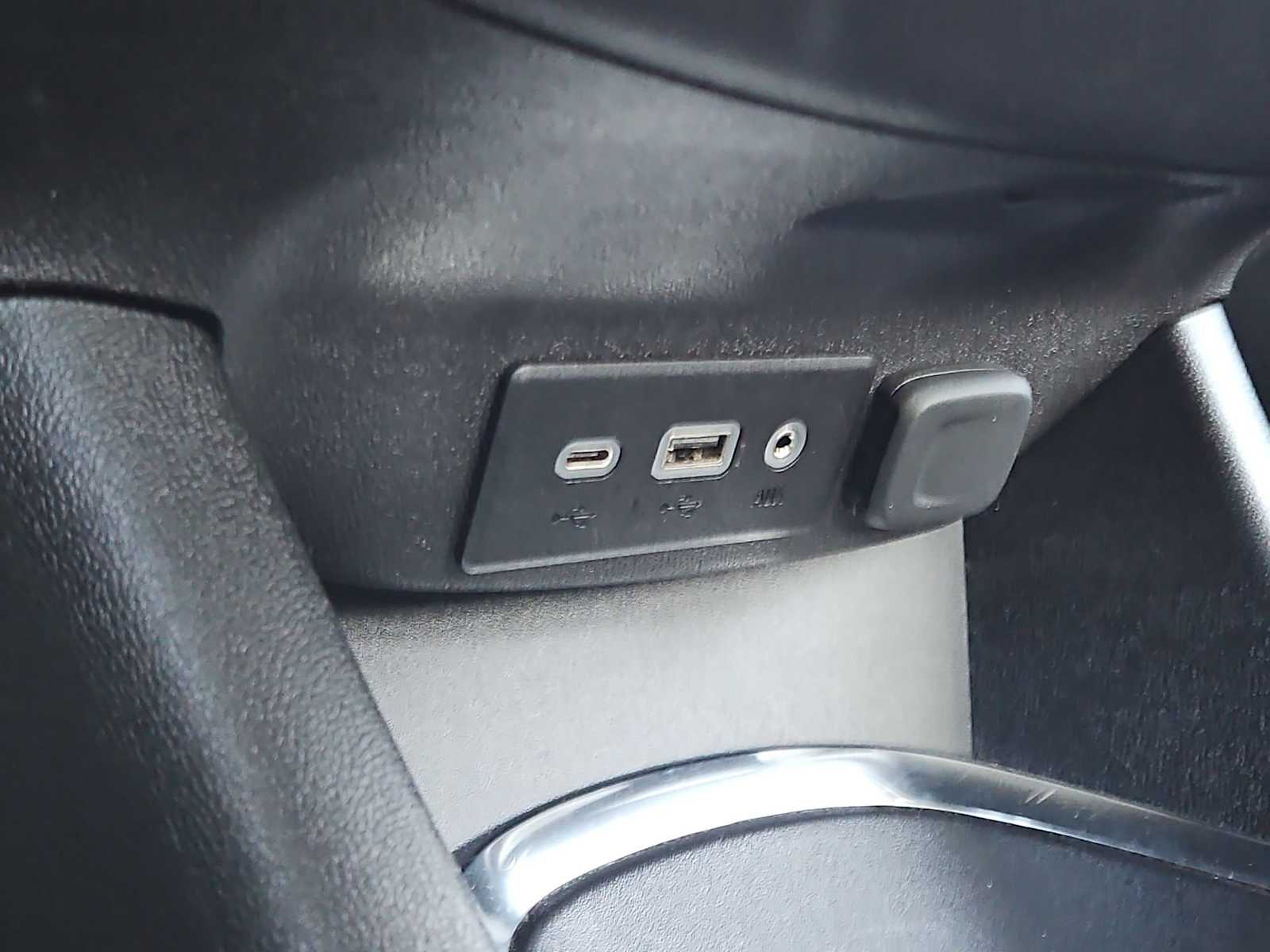 Thumbnail: 2023 Chevrolet Malibu - 30