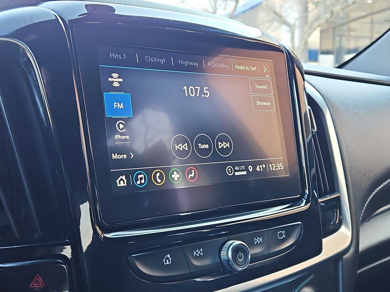 Thumbnail: 2023 Chevrolet Traverse - 30