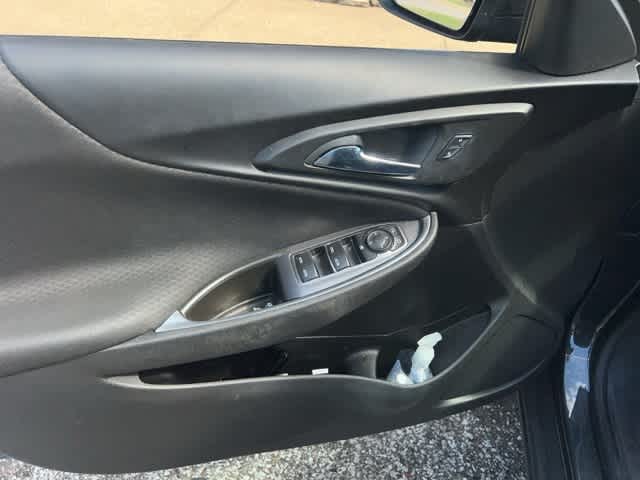 Thumbnail: 2016 Chevrolet Malibu - 3