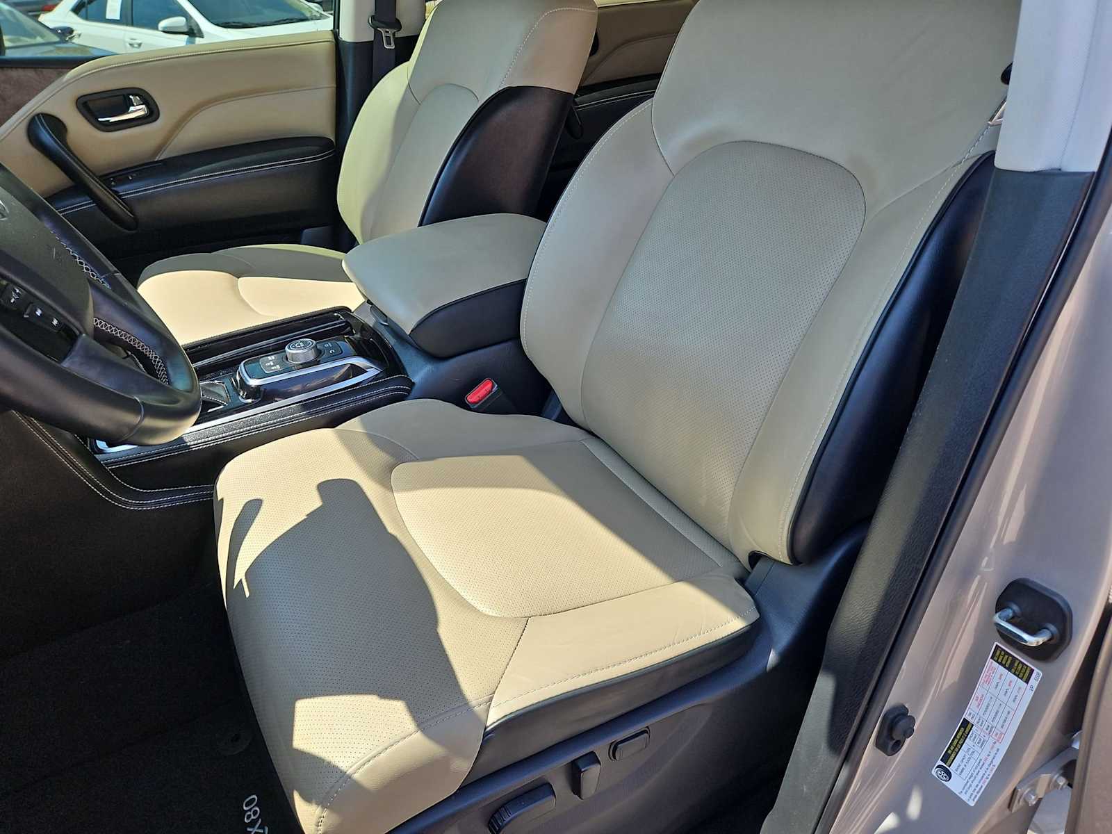 Thumbnail: 2022 INFINITI QX80 - 17