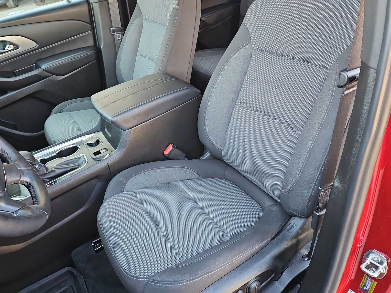 Thumbnail: 2023 Chevrolet Traverse - 17