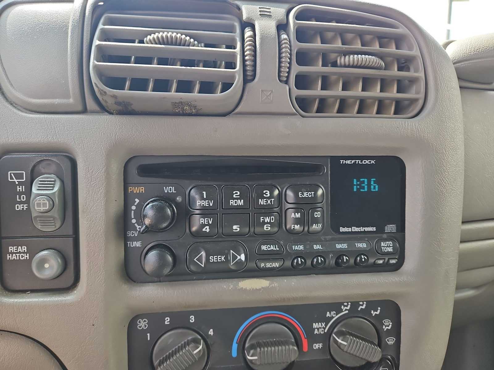 Thumbnail: 2000 Chevrolet Blazer - 45