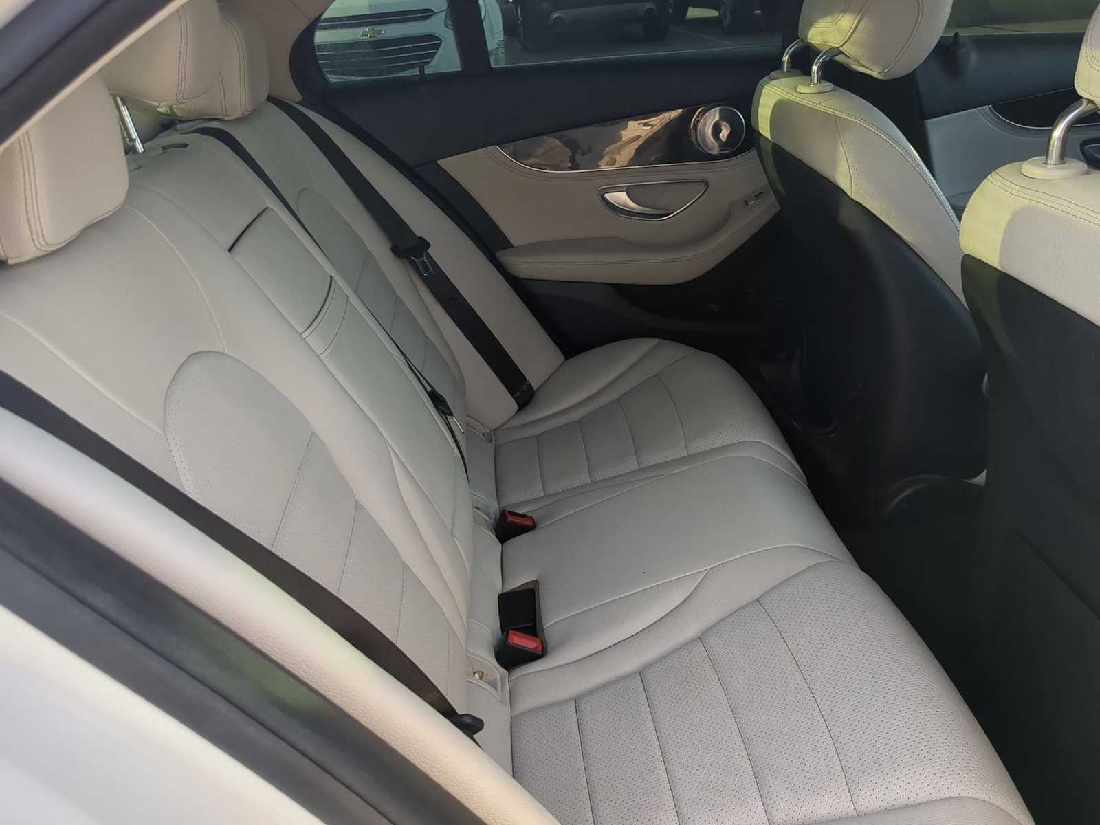 Thumbnail: 2015 Mercedes-Benz C-Class - 20