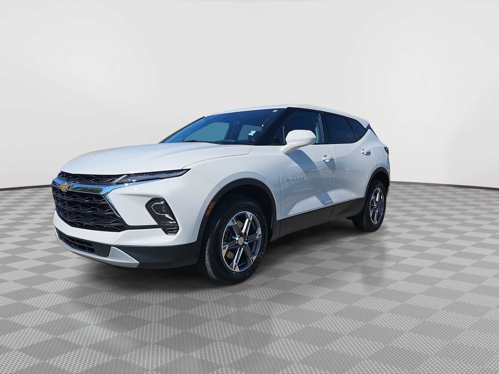 Thumbnail: 2023 Chevrolet Blazer - 4