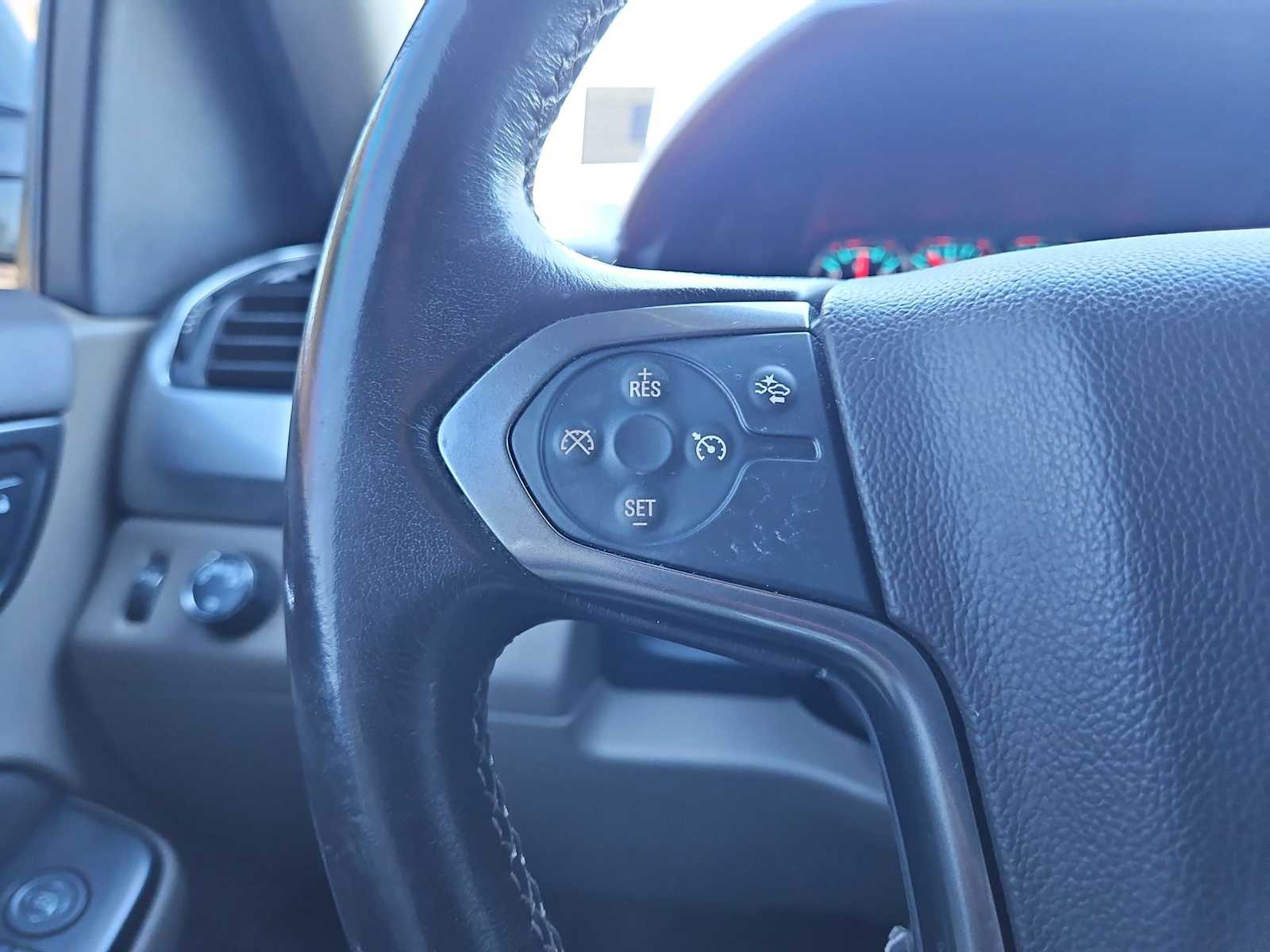 Thumbnail: 2020 Chevrolet Suburban - 23