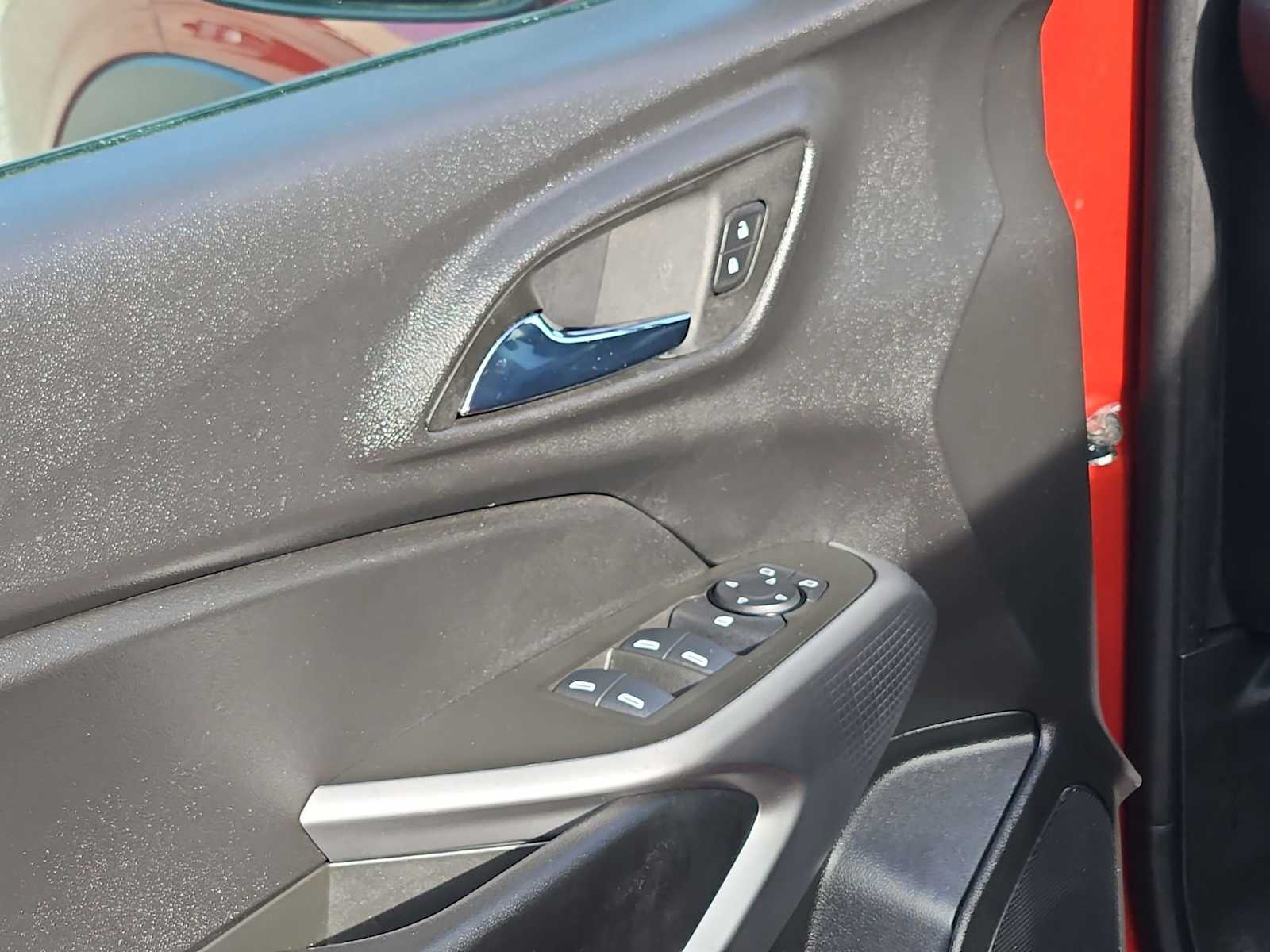 Thumbnail: 2024 Chevrolet Trax - 18