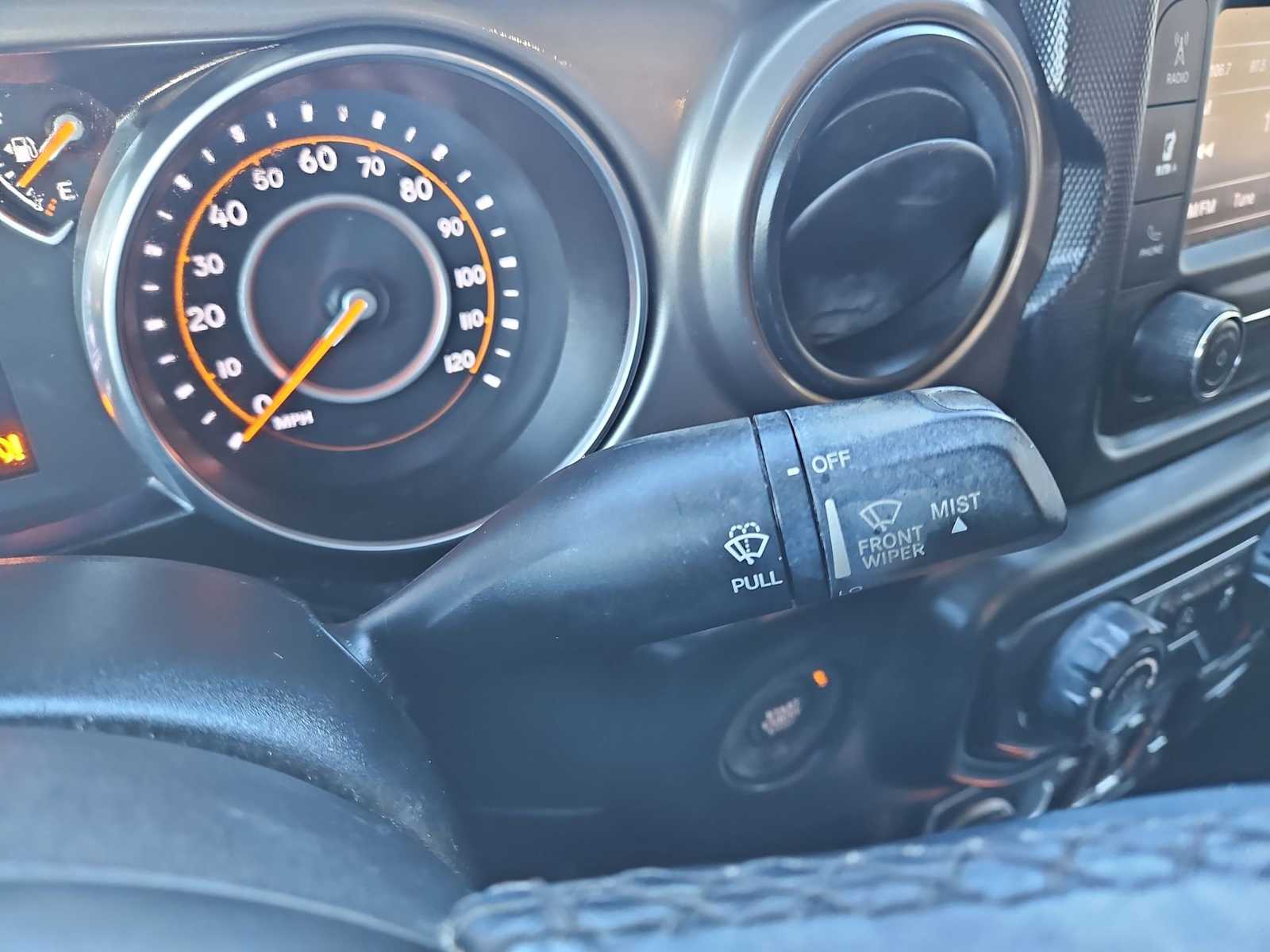 Thumbnail: 2020 Jeep Gladiator - 26