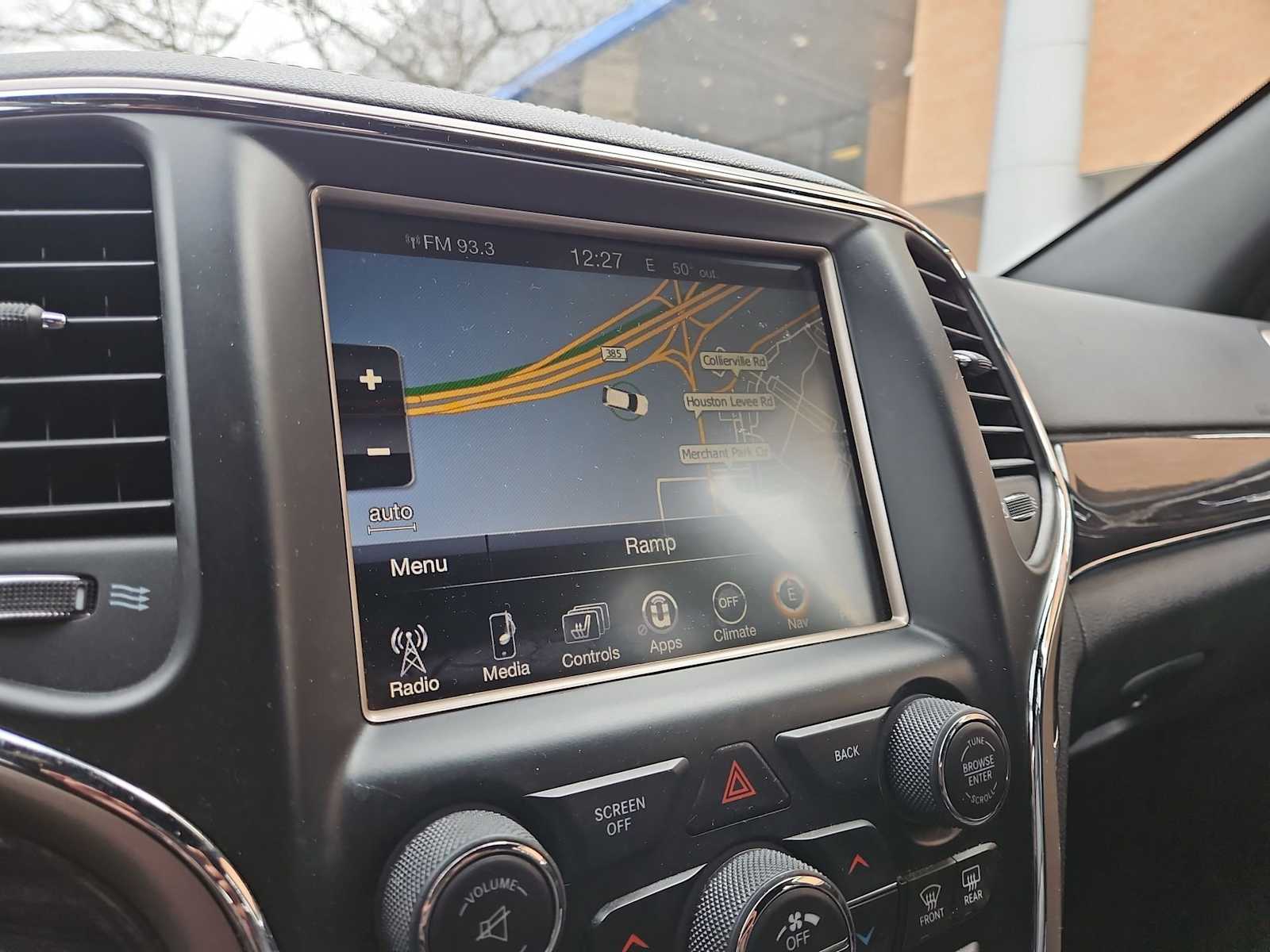 Thumbnail: 2015 Jeep Grand Cherokee - 29