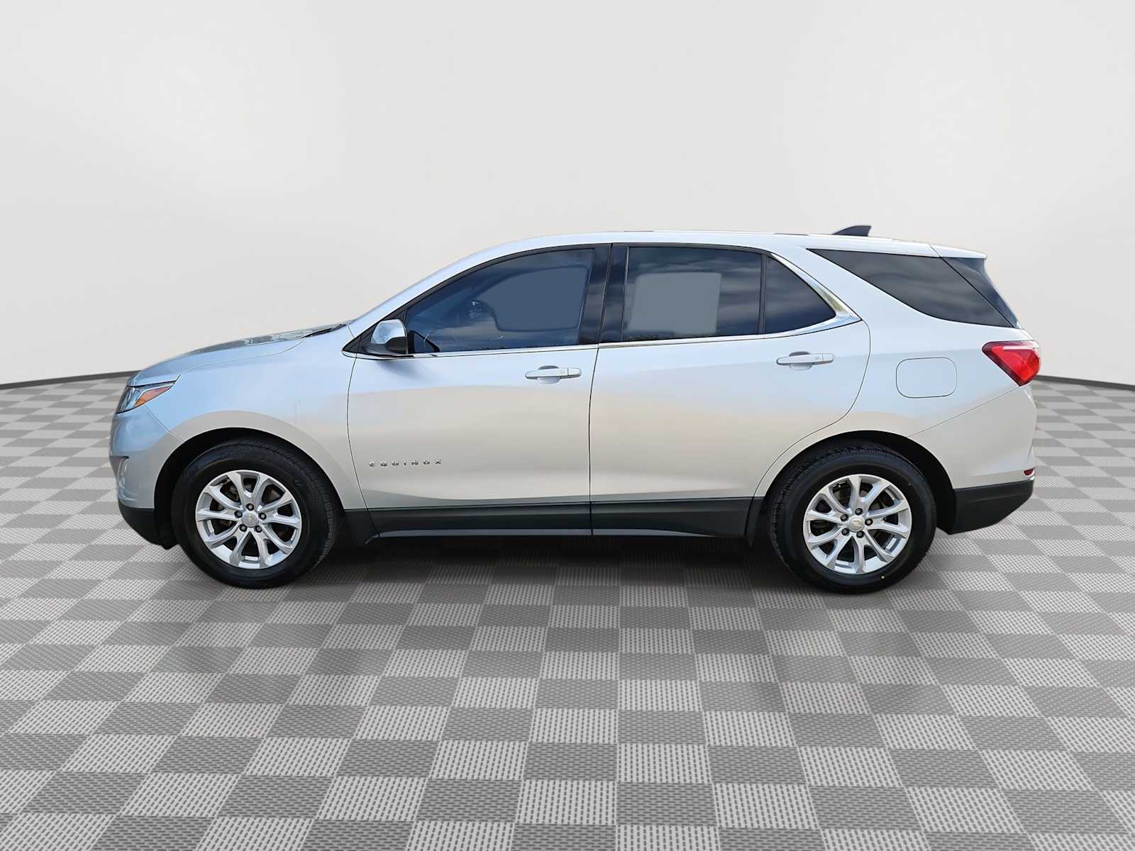 Thumbnail: 2018 Chevrolet Equinox - 6