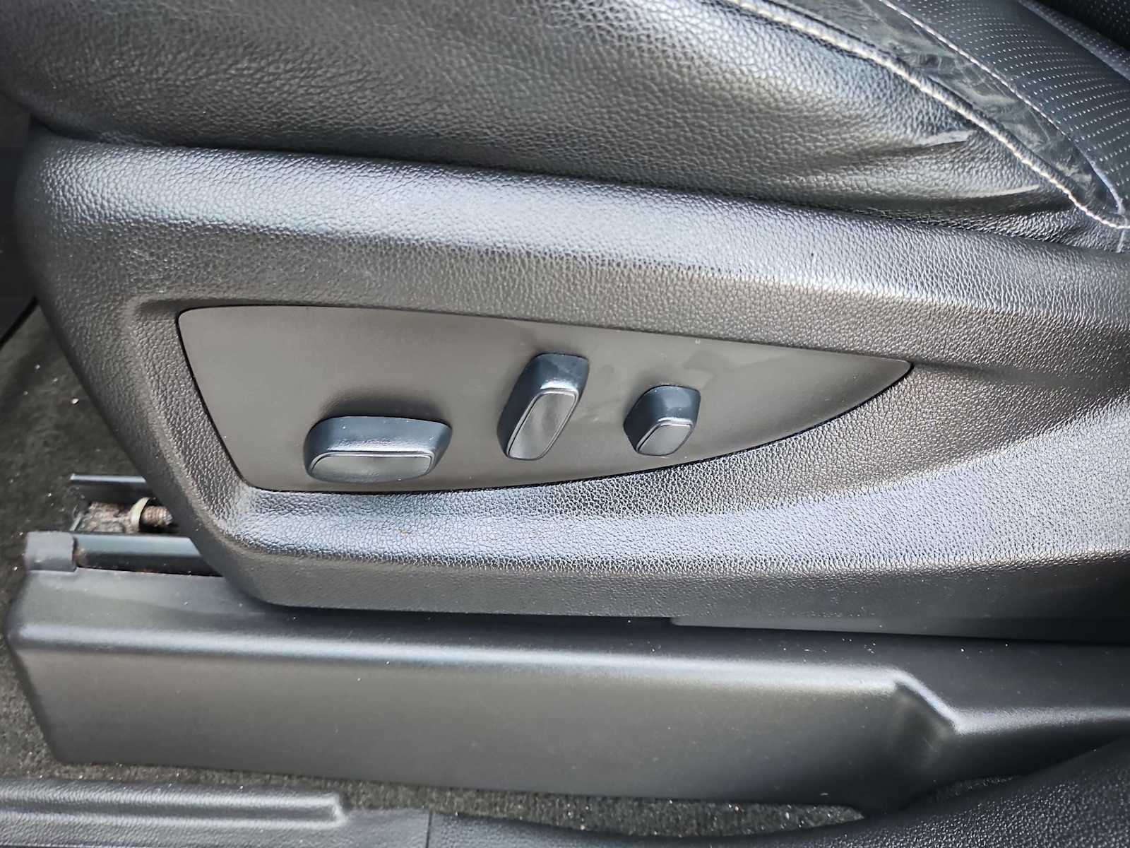 Thumbnail: 2018 GMC Yukon XL - 18