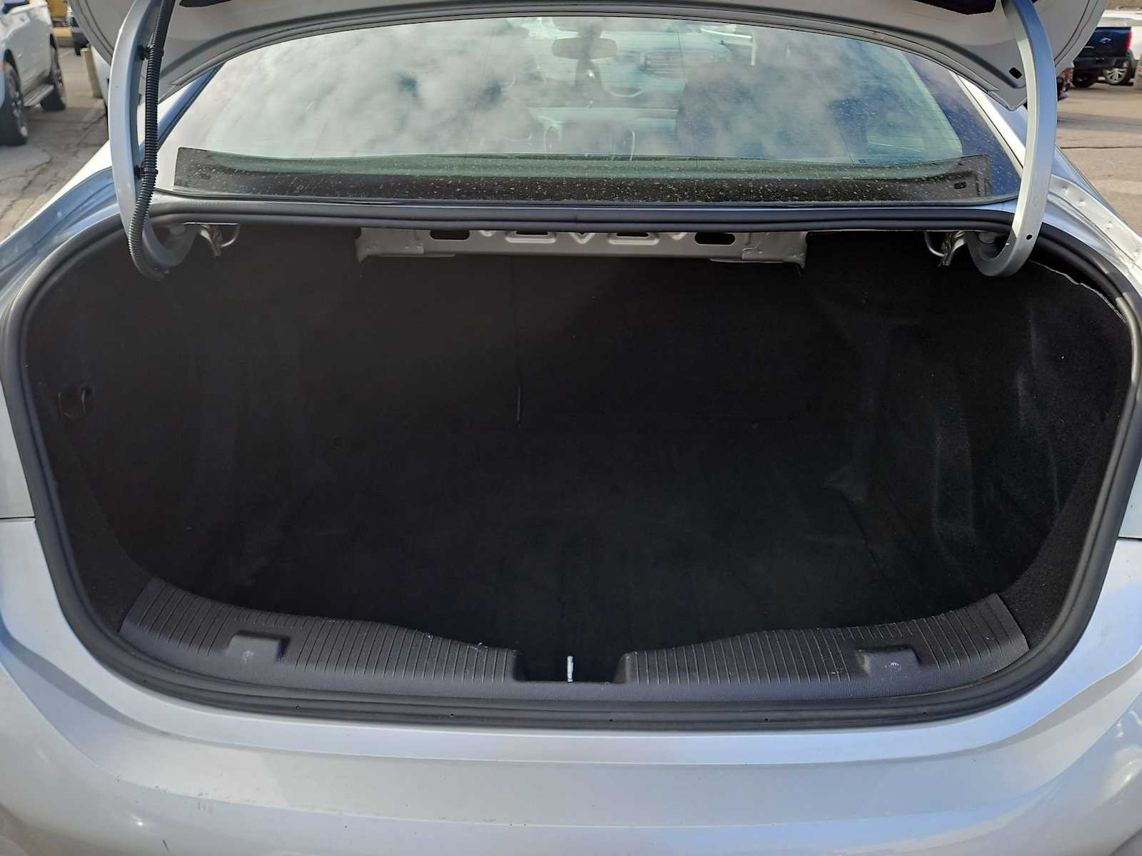 Thumbnail: 2017 Chevrolet Cruze - 32