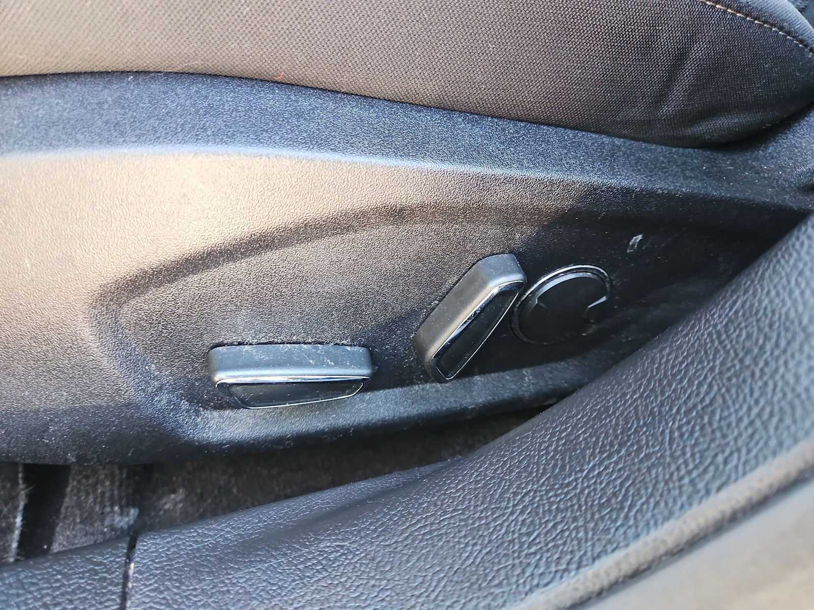 Thumbnail: 2020 Ford Fusion - 17