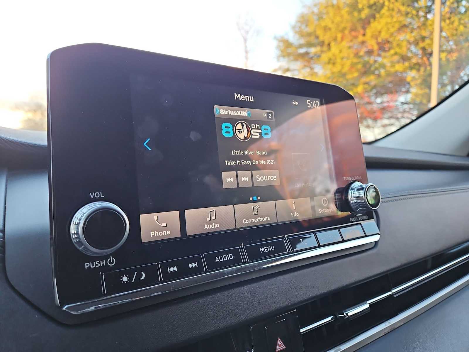 Thumbnail: 2023 Mitsubishi Outlander - 30