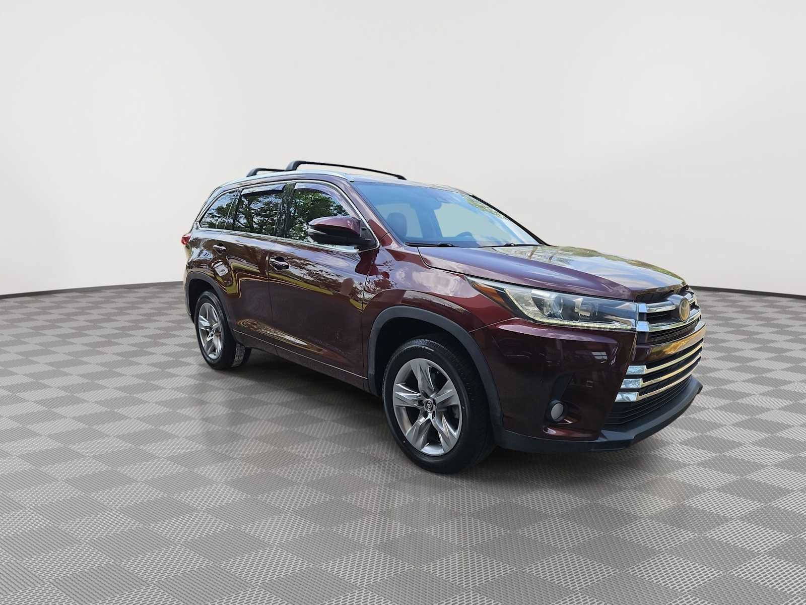 Thumbnail: 2018 Toyota Highlander - 2