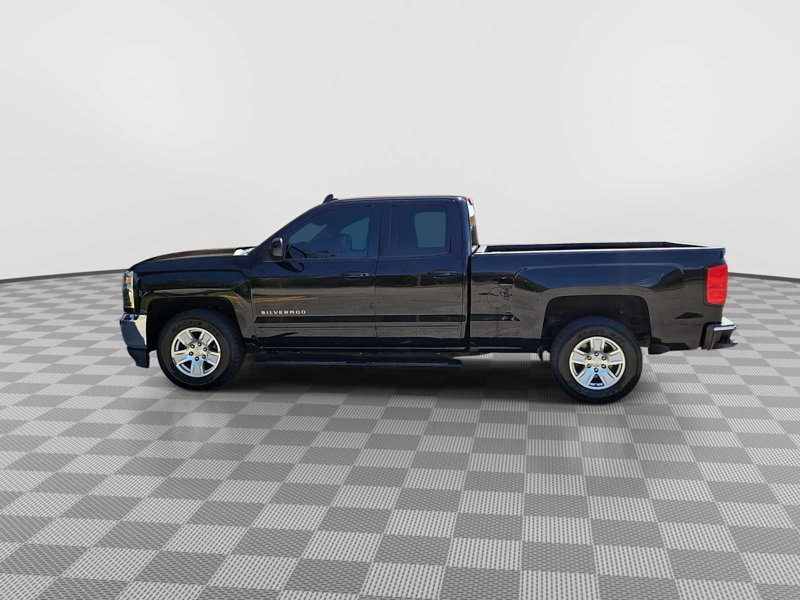 Thumbnail: 2019 Chevrolet Silverado 1500 - 5