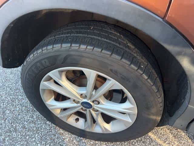 Thumbnail: 2017 Ford Escape - 5