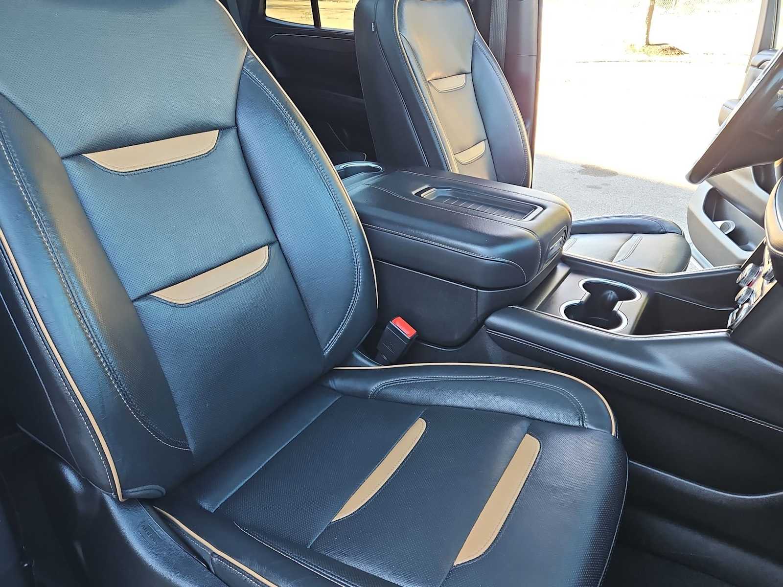 Thumbnail: 2021 GMC Yukon - 24