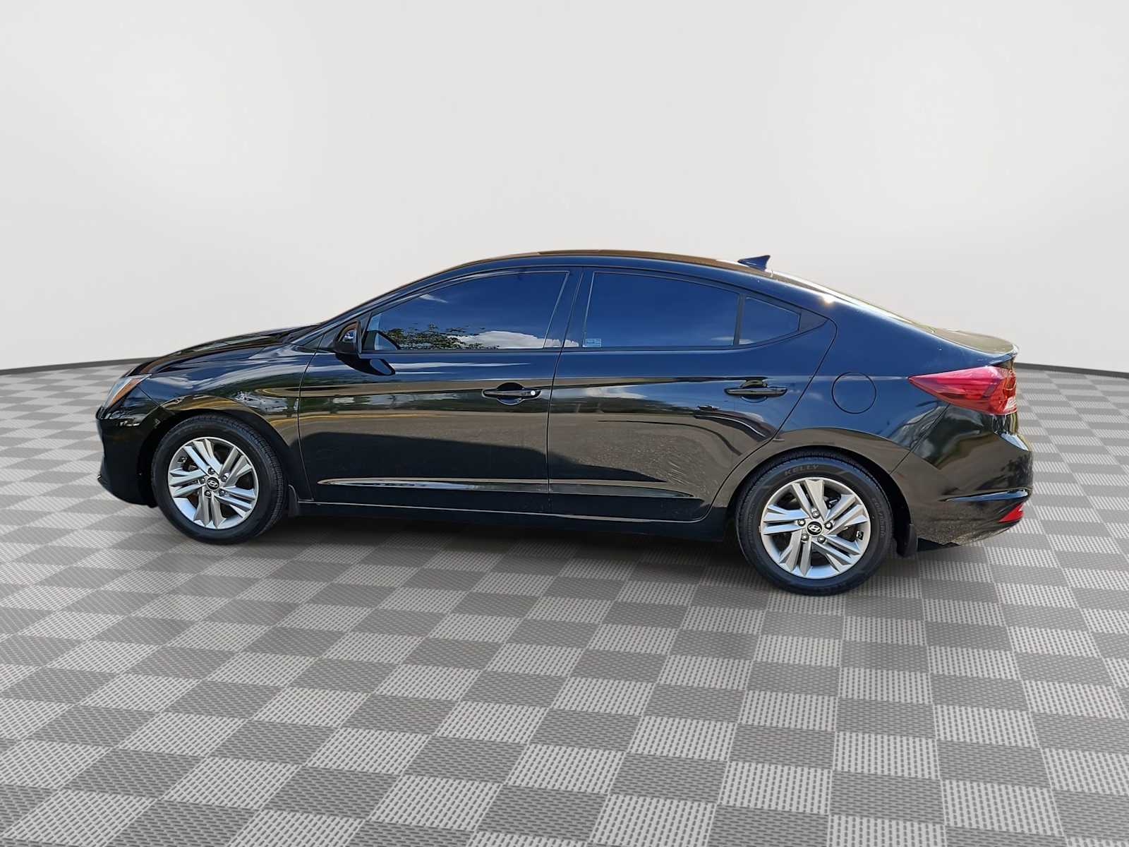 Thumbnail: 2019 Hyundai Elantra - 5