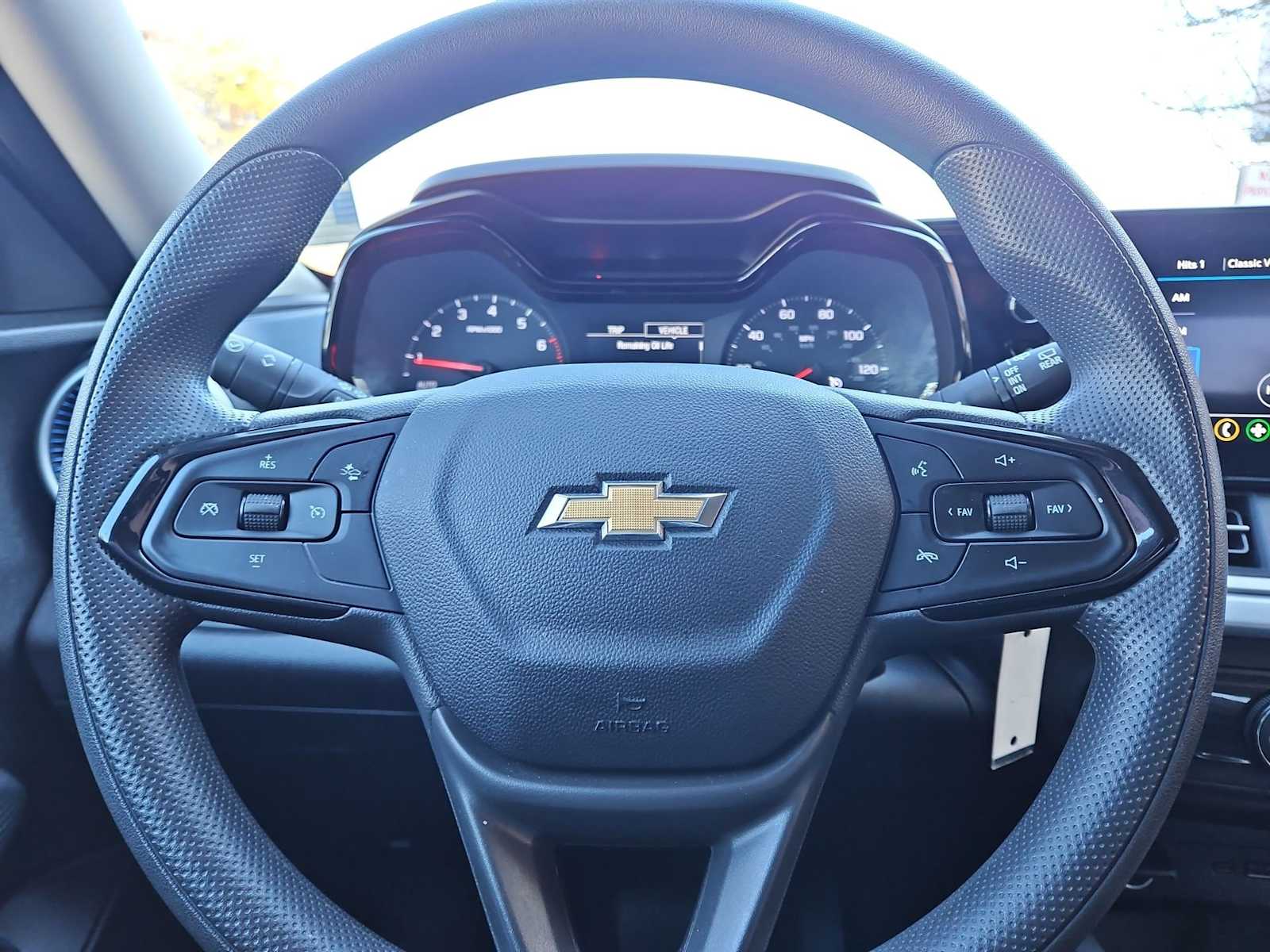 Thumbnail: 2025 Chevrolet Trax - 23