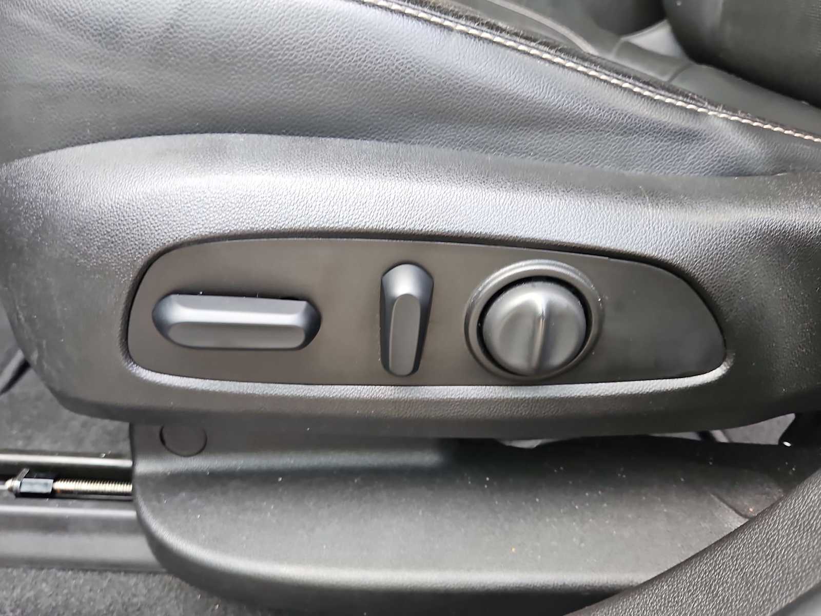 Thumbnail: 2019 GMC Acadia - 18