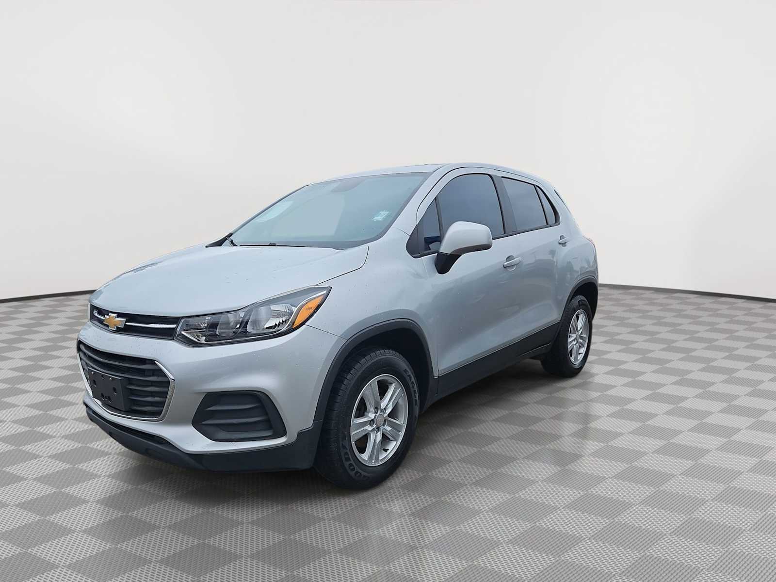 Thumbnail: 2018 Chevrolet Trax - 4