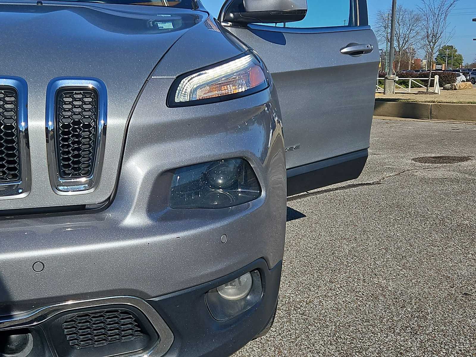 Thumbnail: 2015 Jeep Cherokee - 10