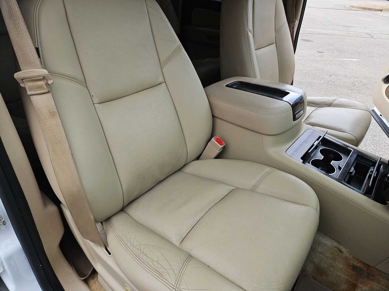 Thumbnail: 2013 GMC Yukon XL - 23