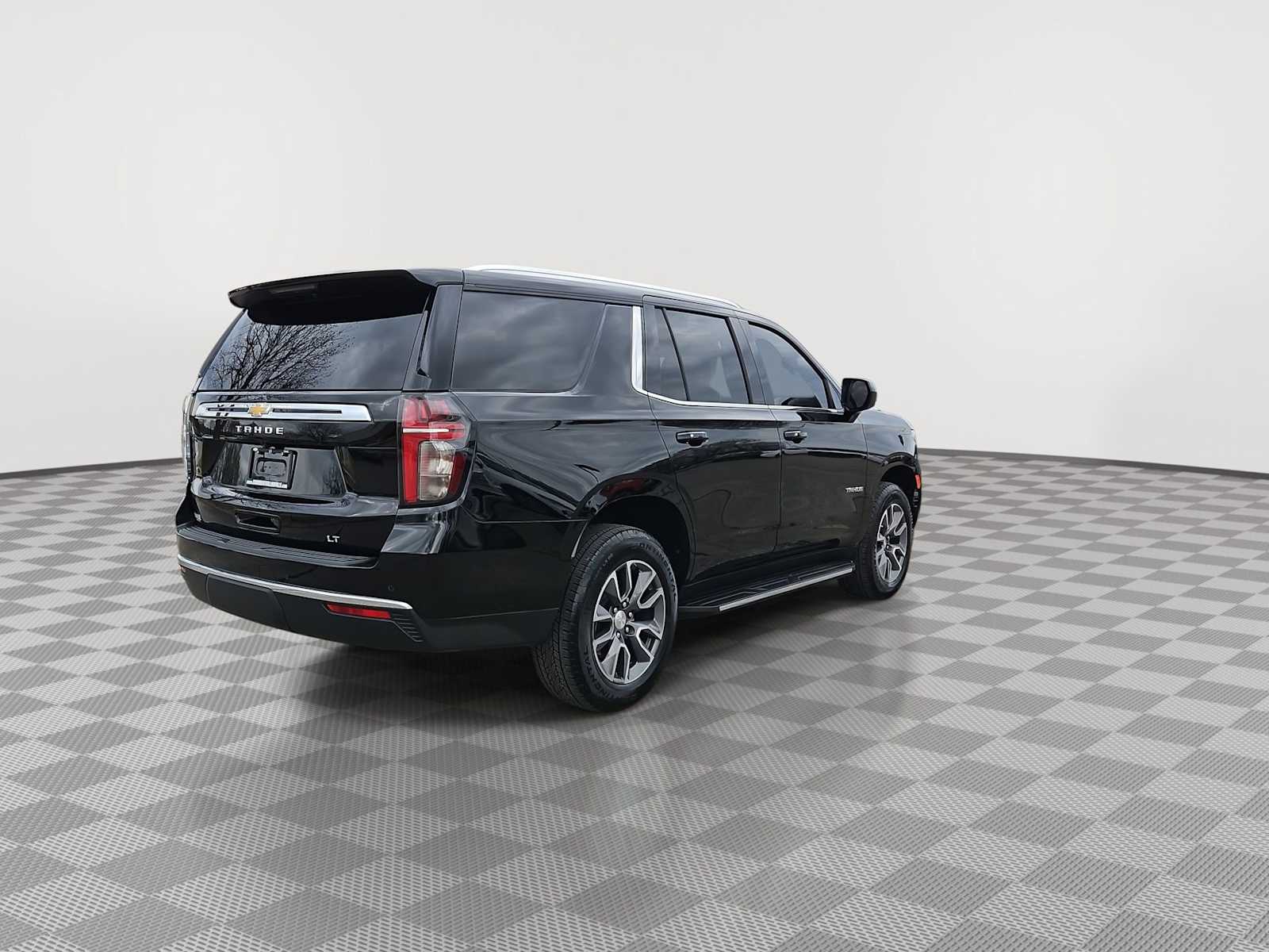 Thumbnail: 2024 Chevrolet Tahoe - 8