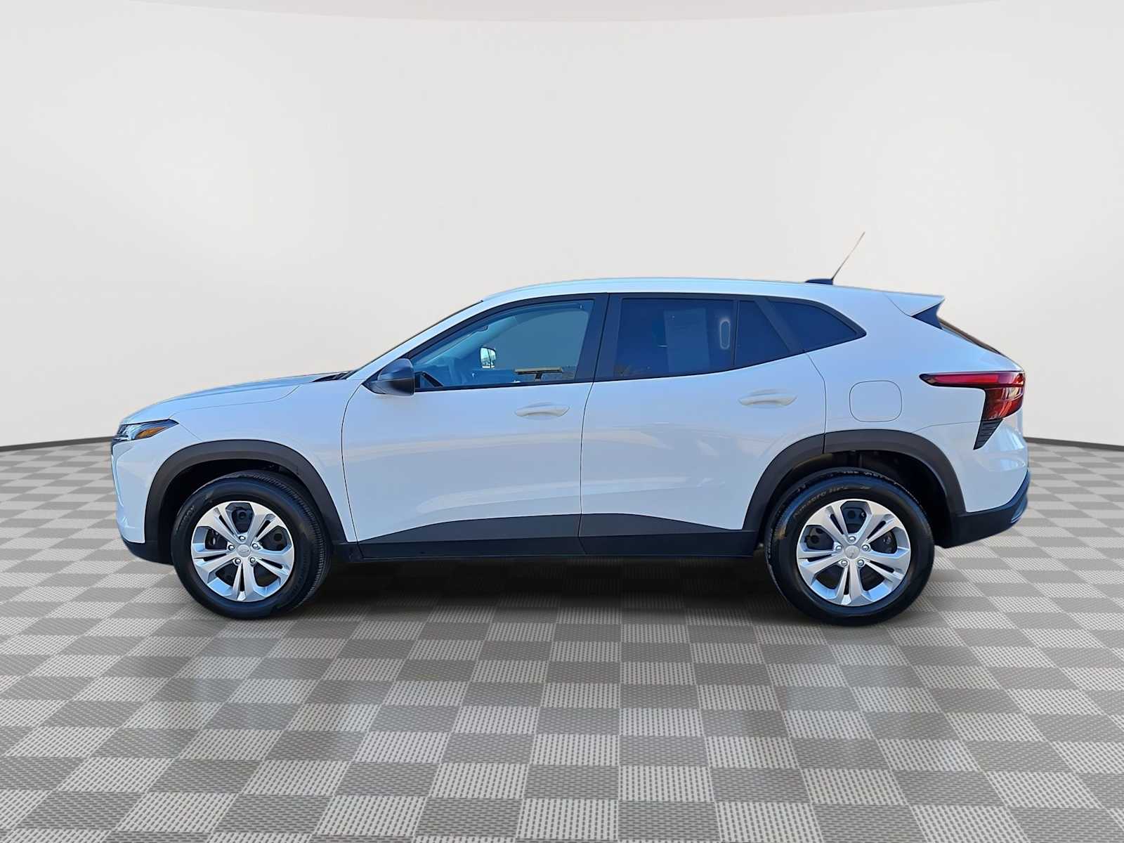 Thumbnail: 2025 Chevrolet Trax - 5