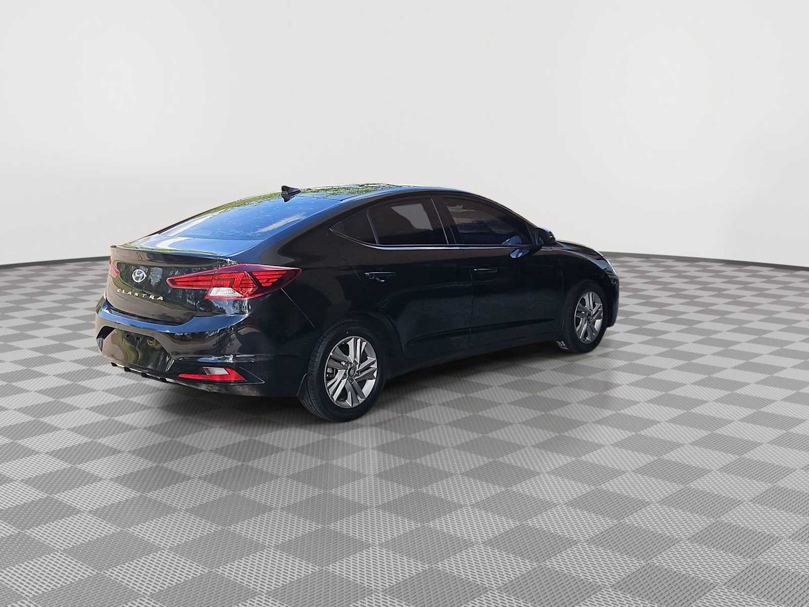 Thumbnail: 2019 Hyundai Elantra - 8