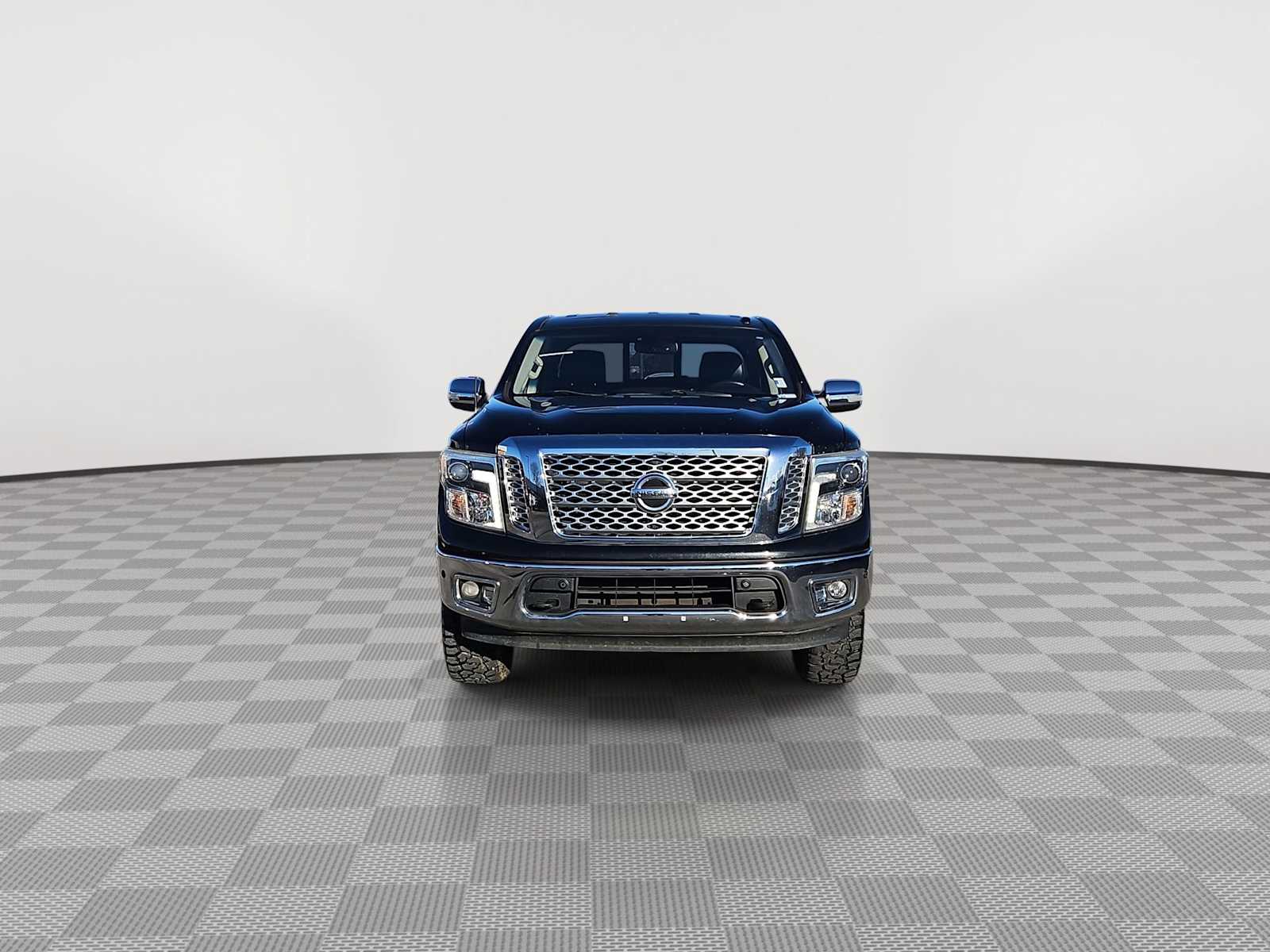 Thumbnail: 2017 Nissan Titan - 3