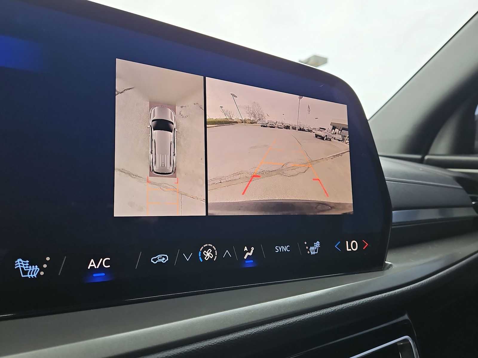 Thumbnail: 2024 Chevrolet Traverse - 29