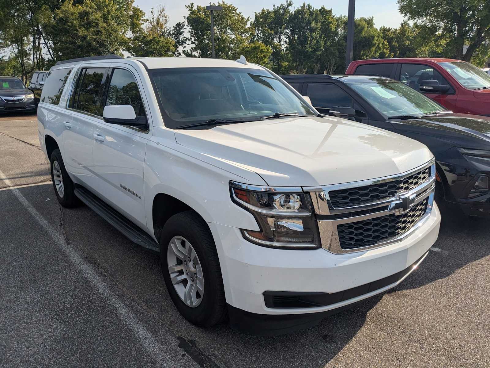 Thumbnail: 2018 Chevrolet Suburban - 3
